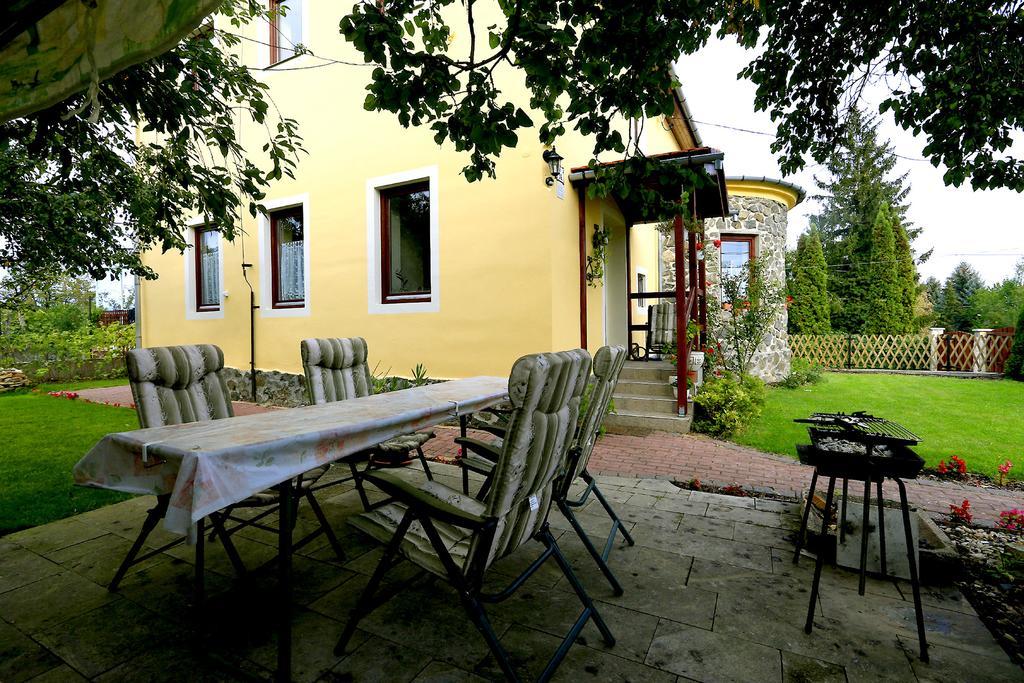 Nemes Apartman Eger Quarto foto
